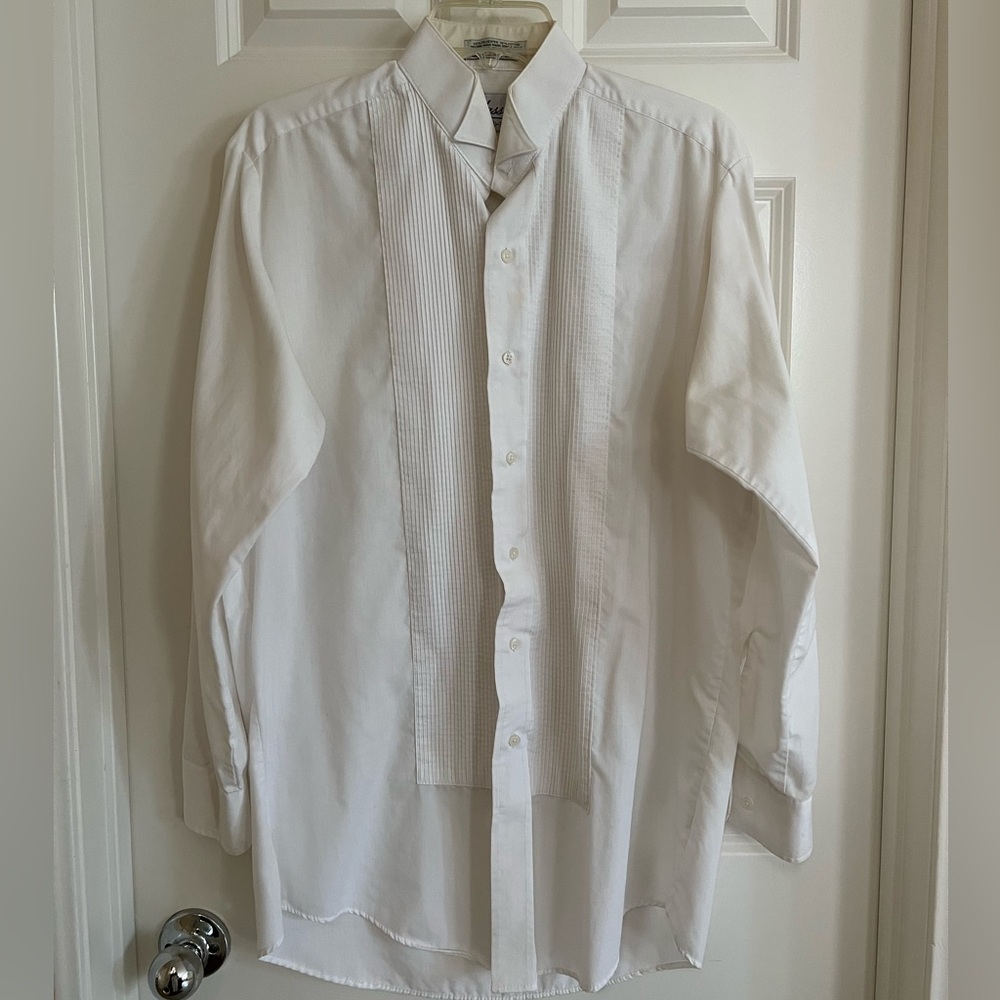 Classic White Dress Shirt with Long Sleeves